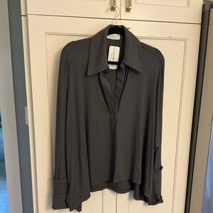 Ladies Highland Park long sleeved, dk gray tunic. Size large.